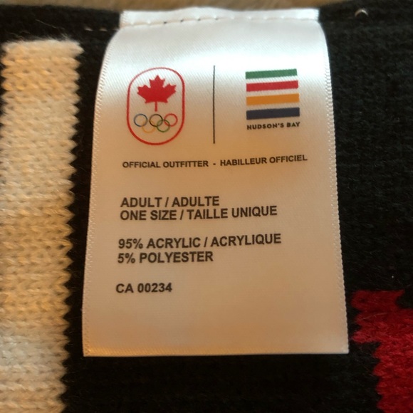 Canadian Olympic Scarf - Picture 4 of 4